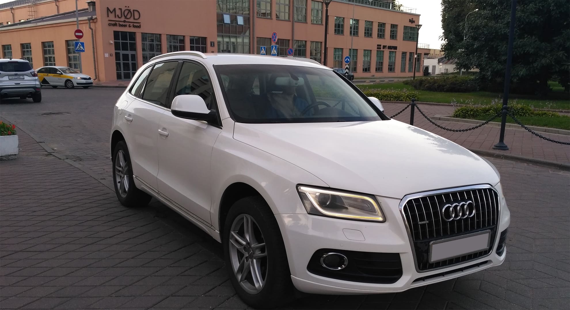 Audi Q5 restyle белая в аренду в Минске